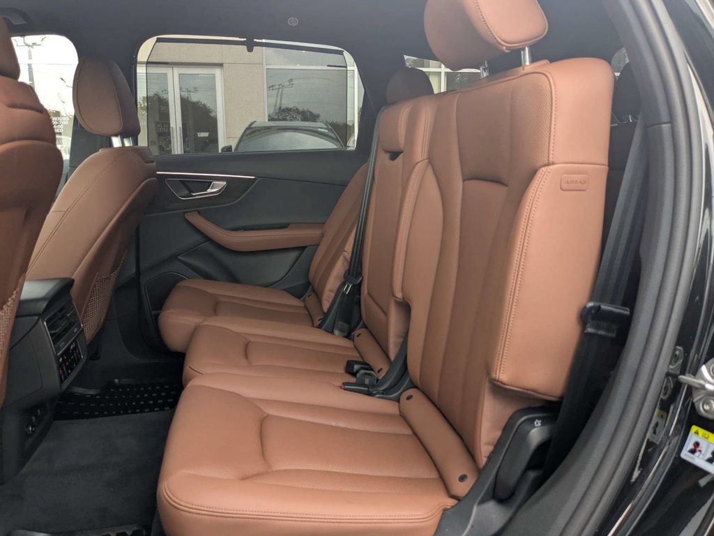 Used 2023 Audi Q7 3.0T Prestige AWD/4WD image 18