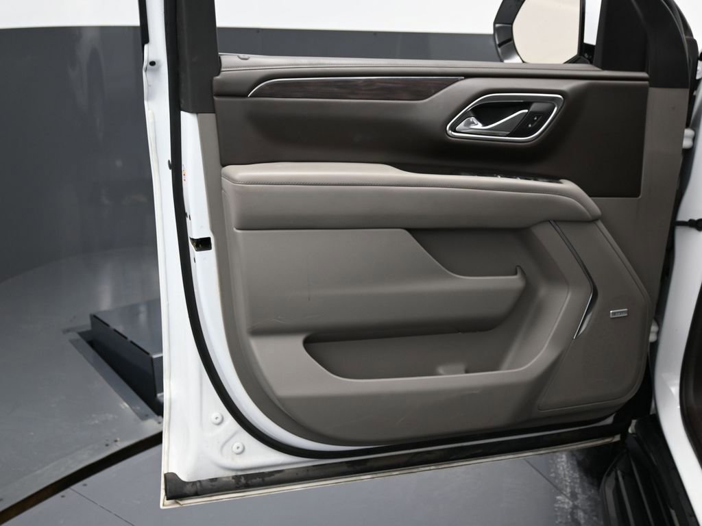 Used 2023 Chevrolet Suburban LT image 41