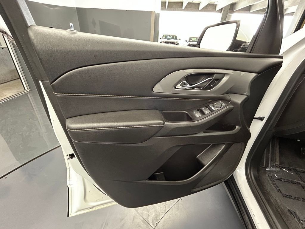 Used 2019 Chevrolet Traverse LT FWD image 11