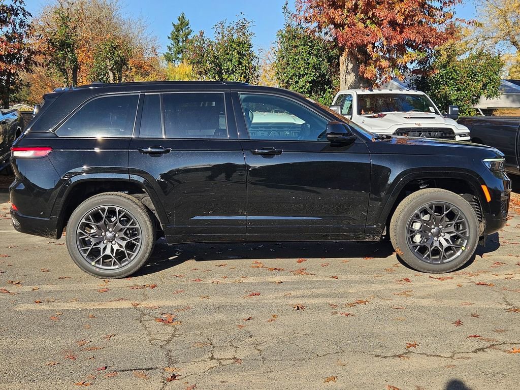 New 2025 Jeep Grand Cherokee Summit w/ Obsidian Package image 8