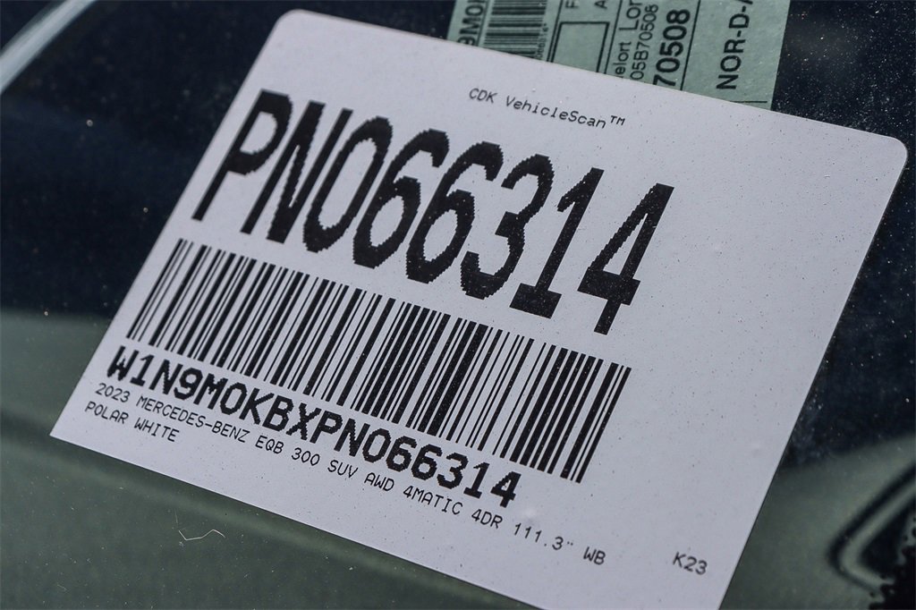 Used 2023 Mercedes-Benz EQB 300 4MATIC image 26