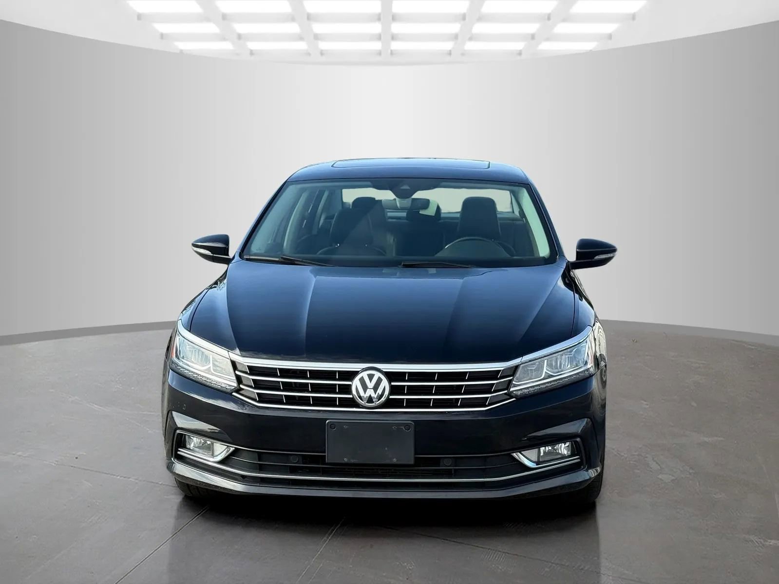 Used 2018 Volkswagen Passat 3.6 SEL Premium image 8