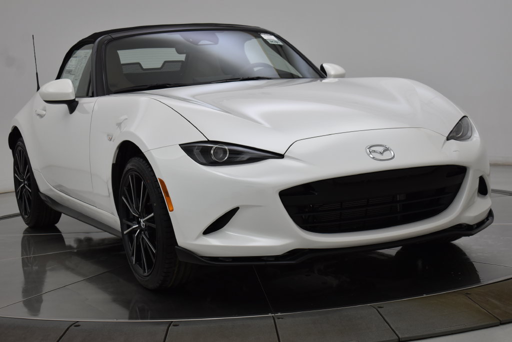Used 2025 MAZDA MX-5 Miata Grand Touring w/ Appearance Package RWD image 10