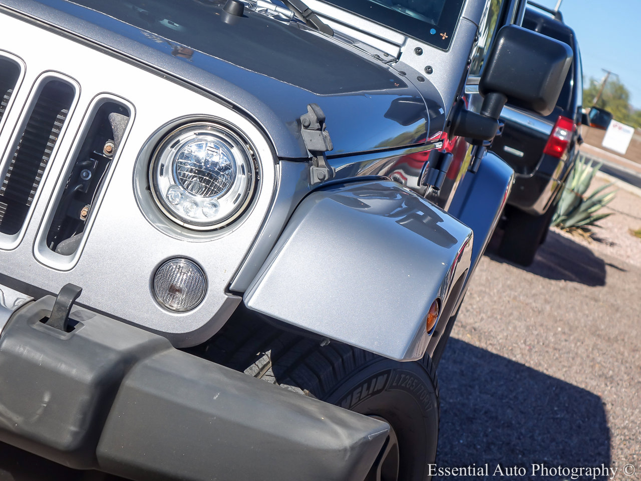 Used 2017 Jeep Wrangler Unlimited Sahara w/ Connectivity Group image 5