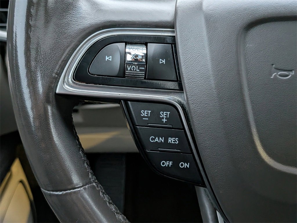 Used 2019 Lincoln Nautilus Select image 16