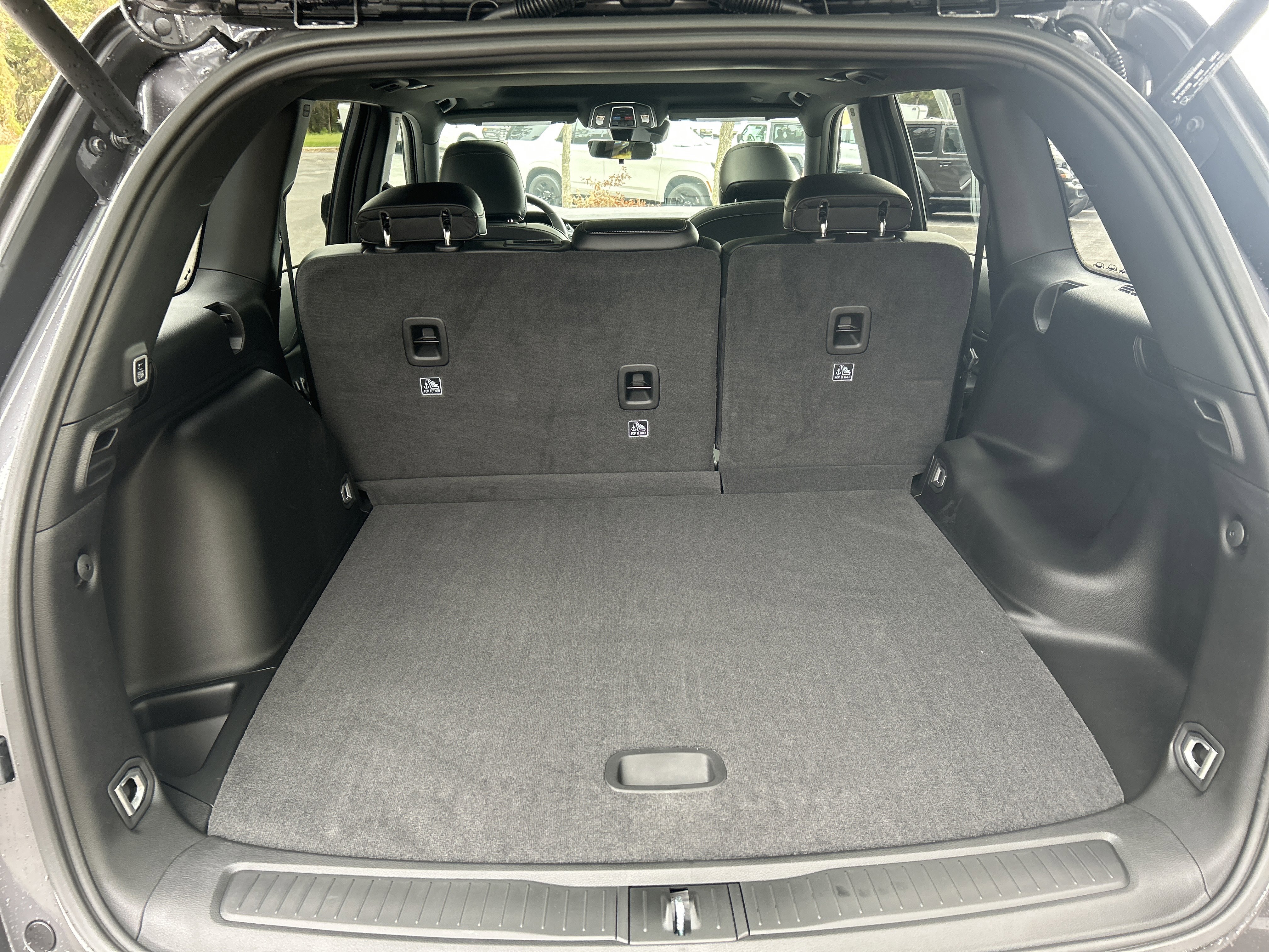 New 2025 Jeep Grand Cherokee Altitude image 7