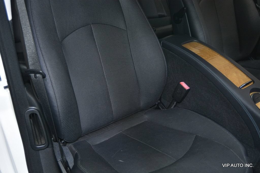 Used 2009 Mercedes-Benz E 550 Sedan image 15