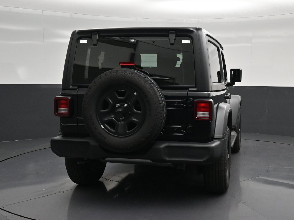 Used 2026 Jeep Wrangler Sport AWD/4WD image 2