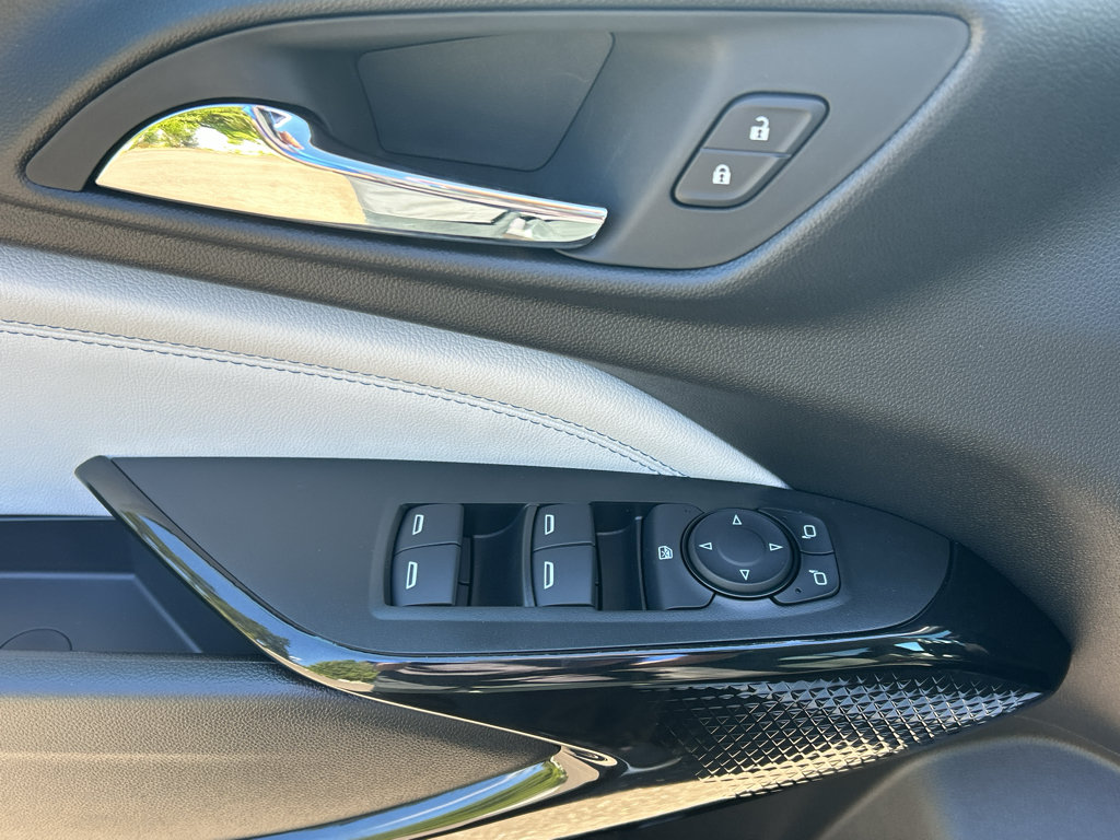 New 2026 Chevrolet Trax LT w/ Sunroof Package FWD image 13