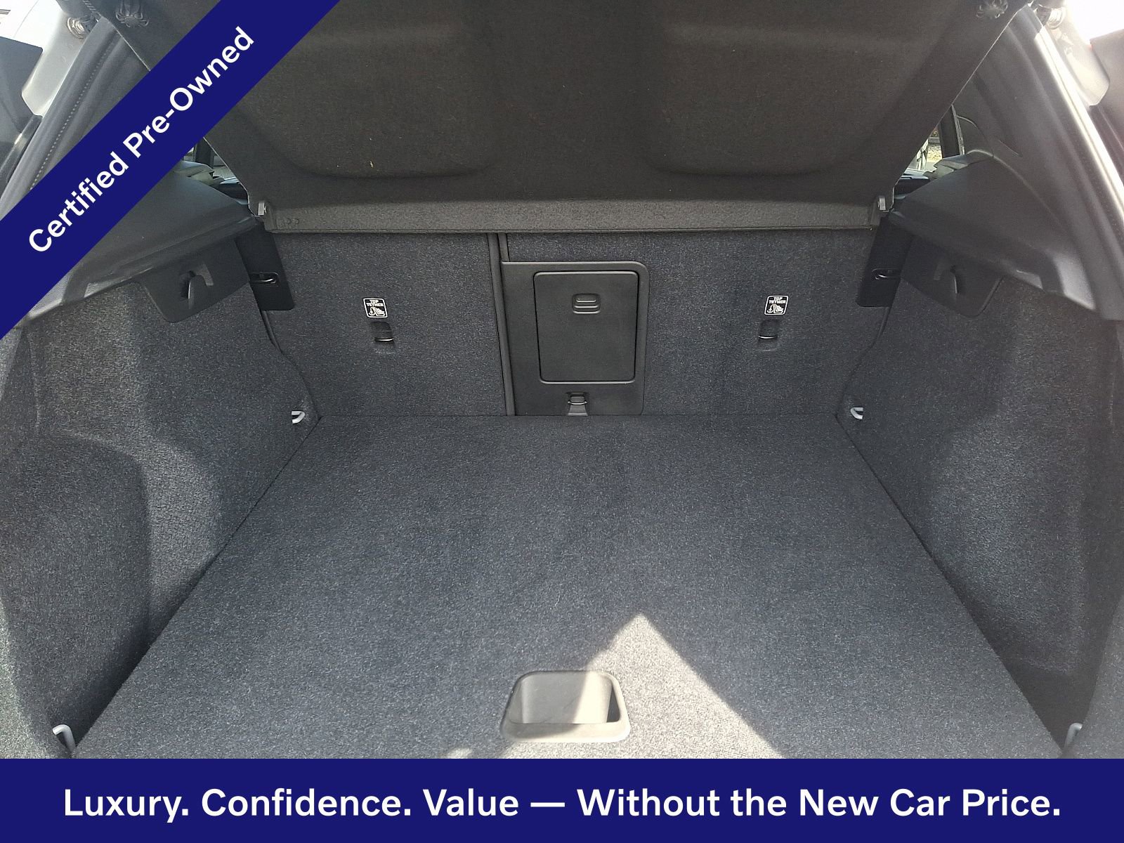Certified 2025 Volvo XC40 B5 Core AWD/4WD image 30