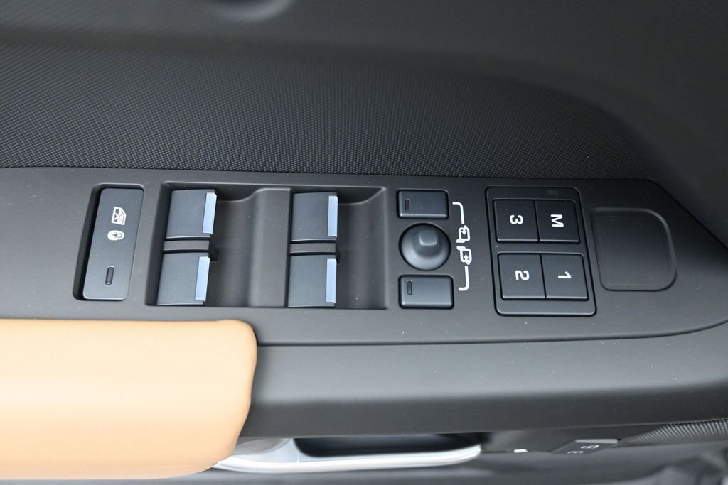 New 2026 Land Rover Defender 110 X-Dynamic SE AWD/4WD image 24