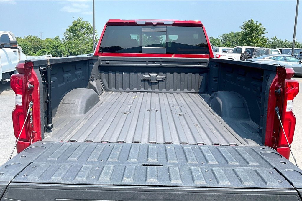 Used 2023 Chevrolet Silverado 2500 LTZ AWD/4WD image 9