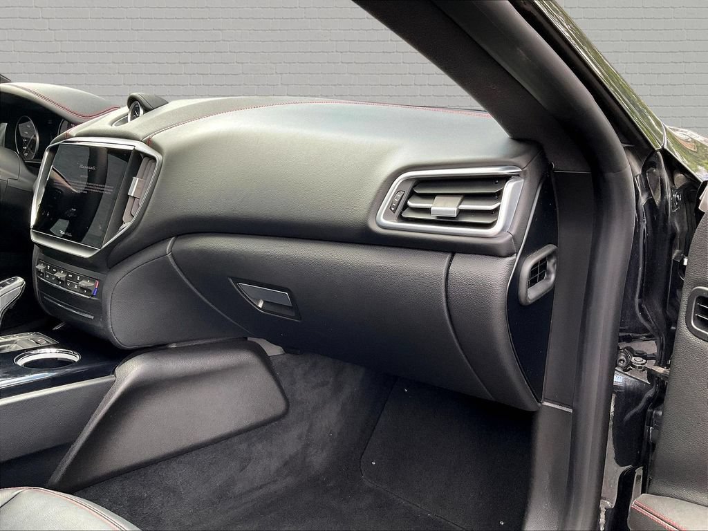 Used 2021 Maserati Ghibli S RWD image 22