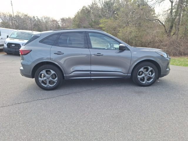 Certified 2024 Ford Escape ST-Line image 2