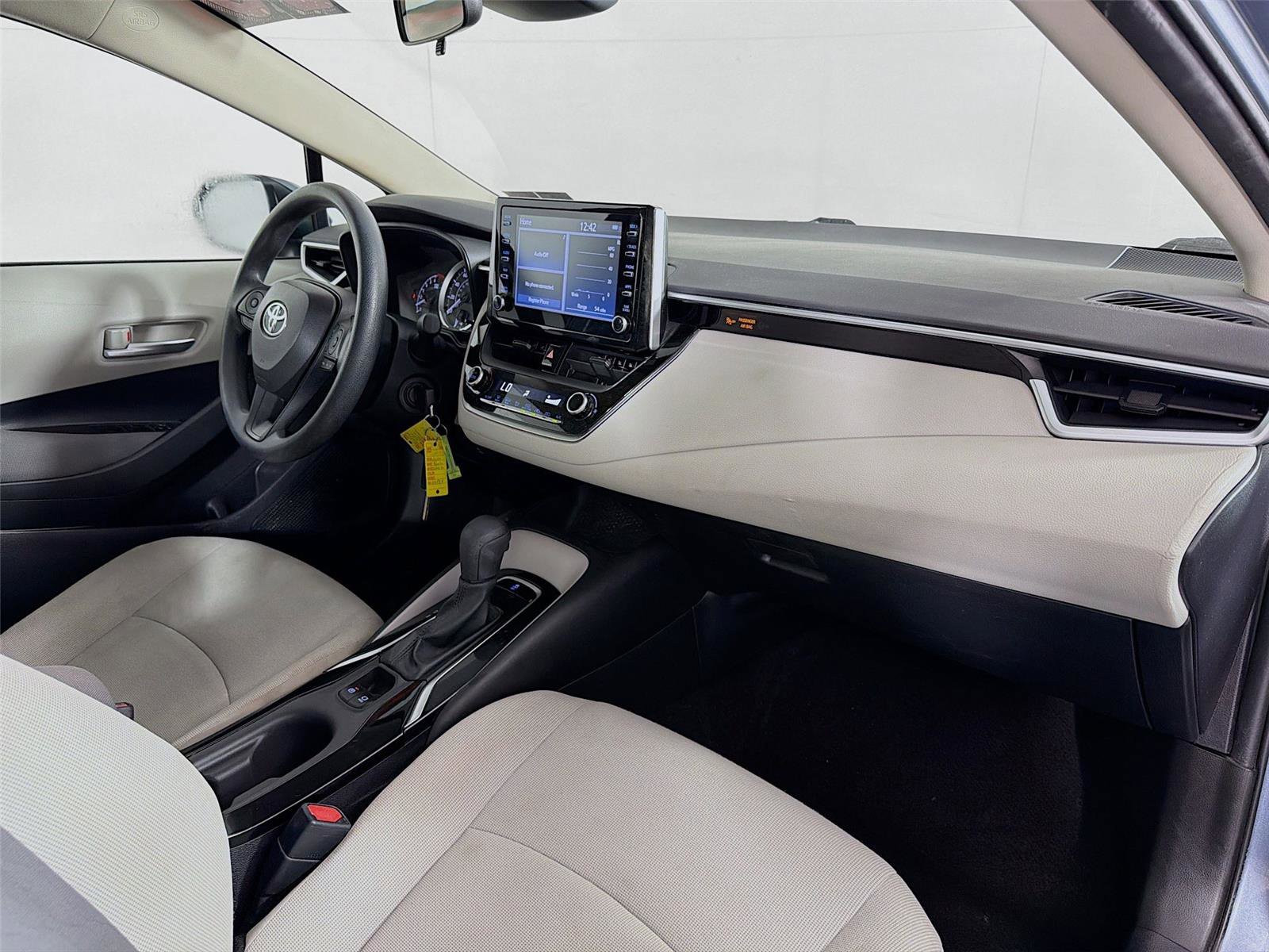 Used 2020 Toyota Corolla LE FWD image 30