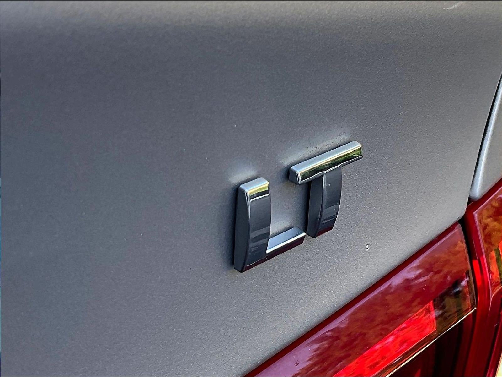 Used 2016 Chevrolet Malibu LT FWD image 24