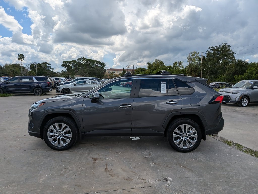 Used 2025 Toyota RAV4 Limited FWD image 5