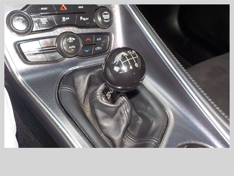 Used 2015 Dodge Challenger R/T Scat Pack w/ Leather Interior Group RWD image 8