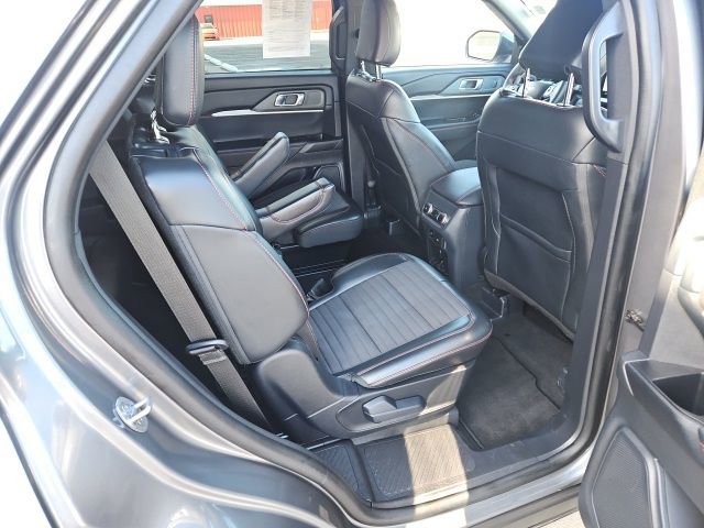 Used 2025 Ford Explorer ST-Line image 26