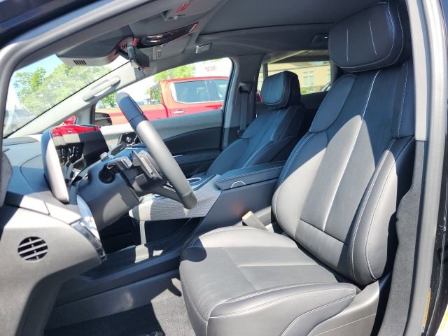 New 2025 Cadillac Optiq Luxury 2 image 17