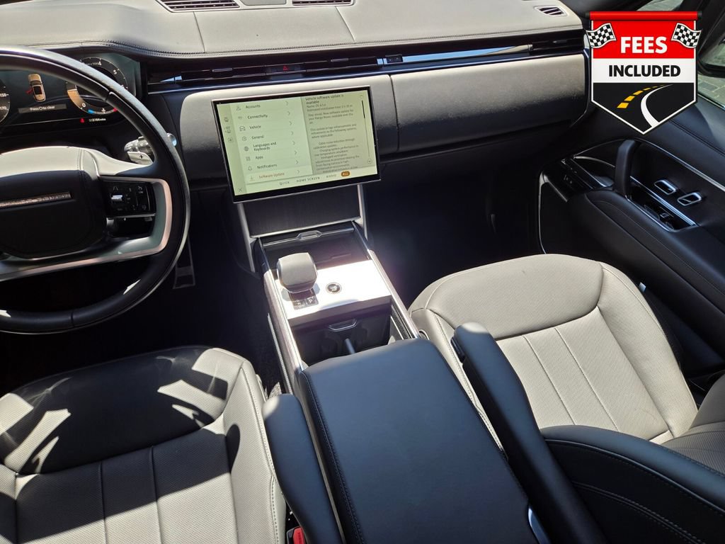 Used 2025 Land Rover Range Rover SE AWD/4WD image 17