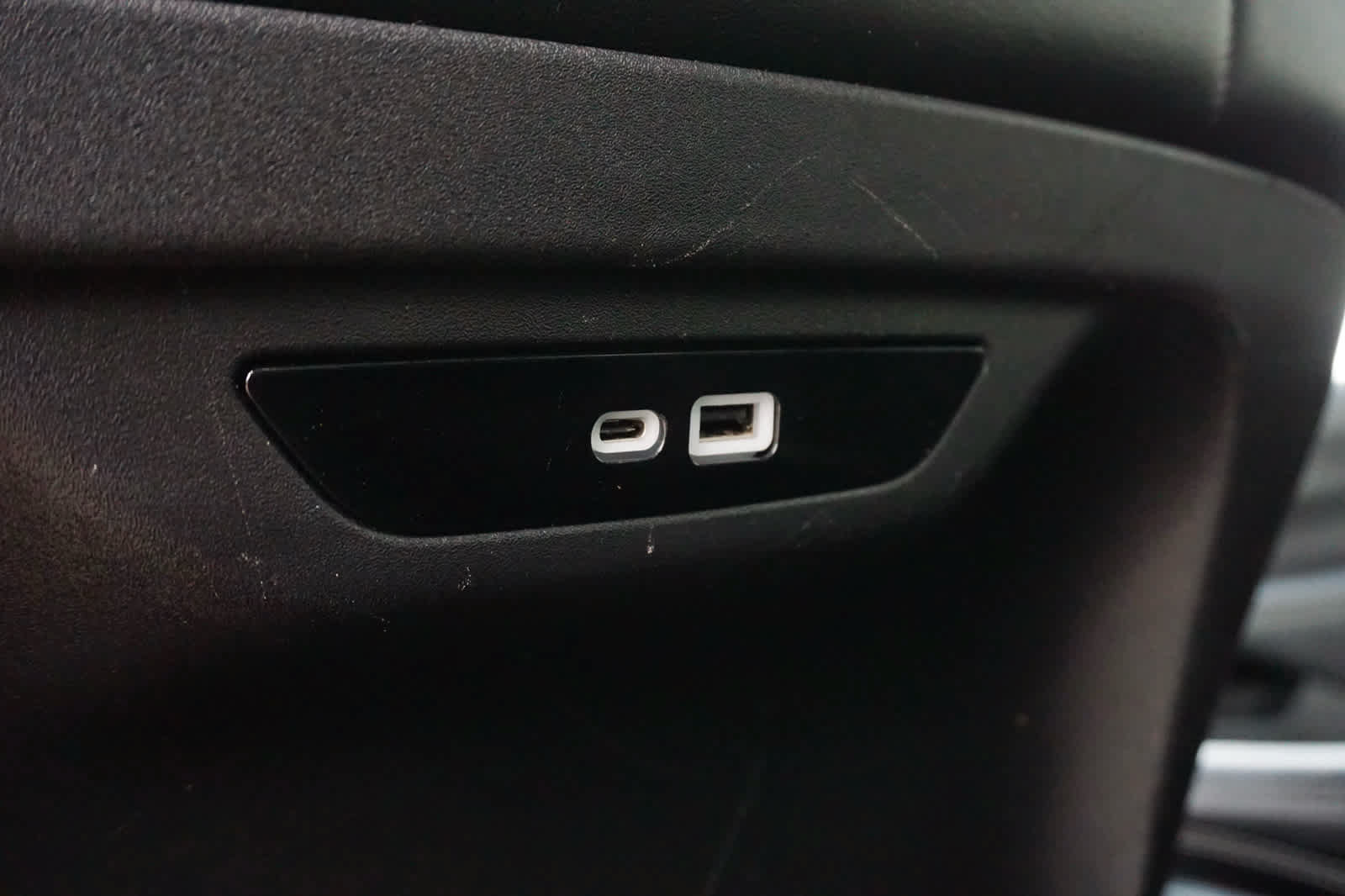 Used 2025 Chrysler Pacifica Limited FWD image 35