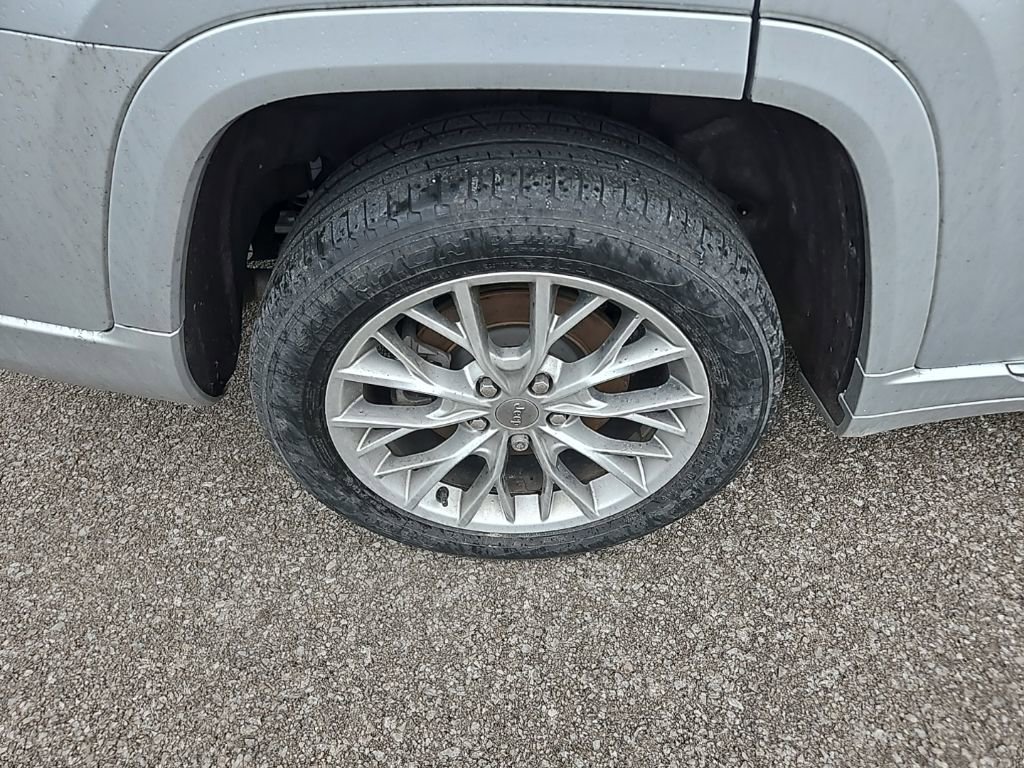 Used 2023 Jeep Grand Cherokee L Summit w/ Advanced Protech Group IV image 11