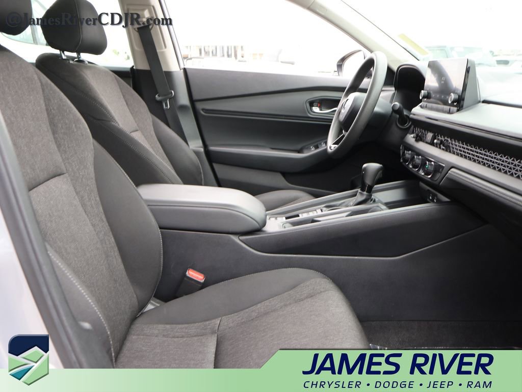 Used 2024 Honda Accord EX image 9