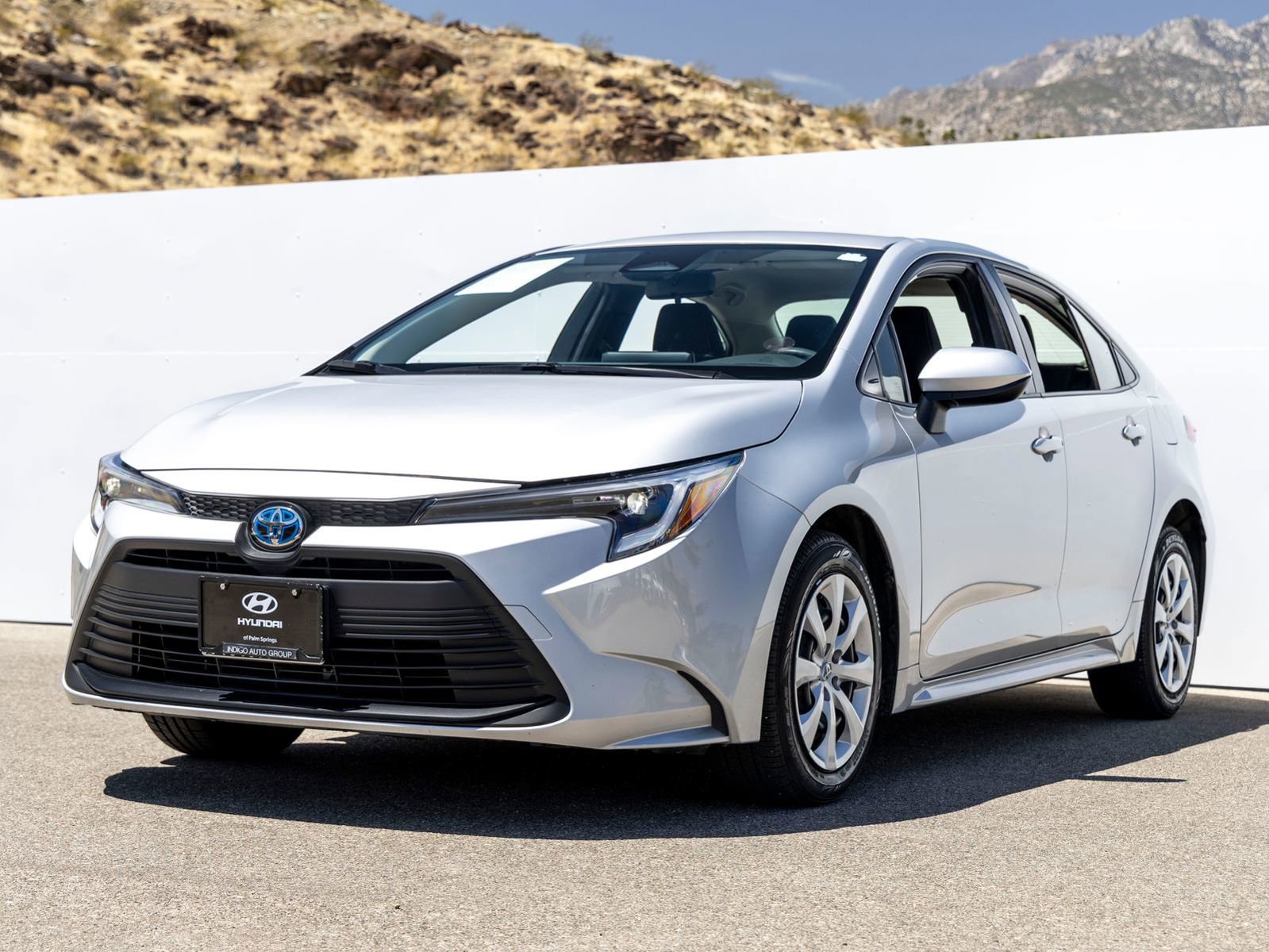 Used 2023 Toyota Corolla LE FWD image 5