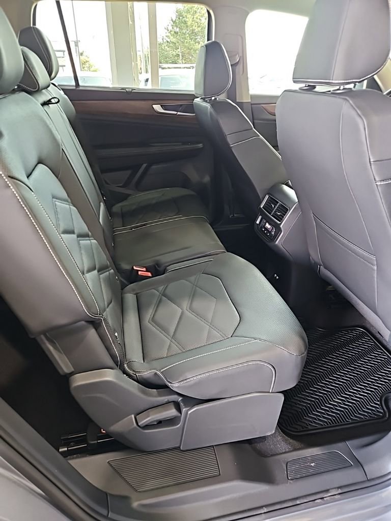 New 2026 Volkswagen Atlas SE image 17