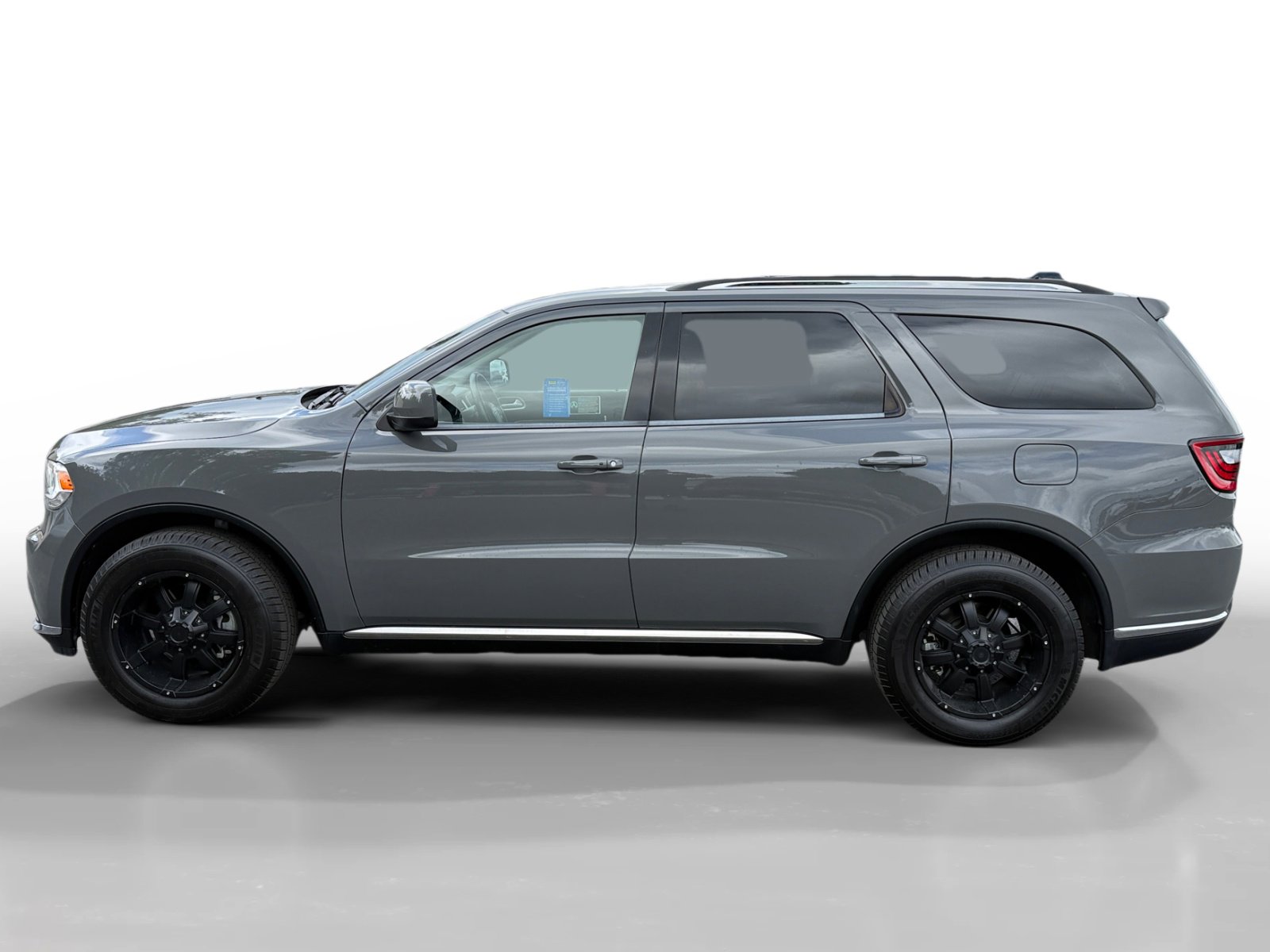 Used 2020 Dodge Durango SXT image 2