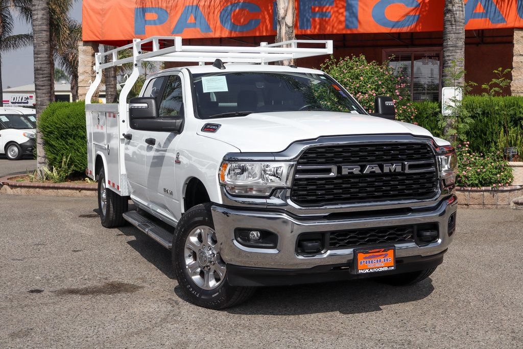 Used 2024 RAM 3500 Big Horn AWD/4WD image 2