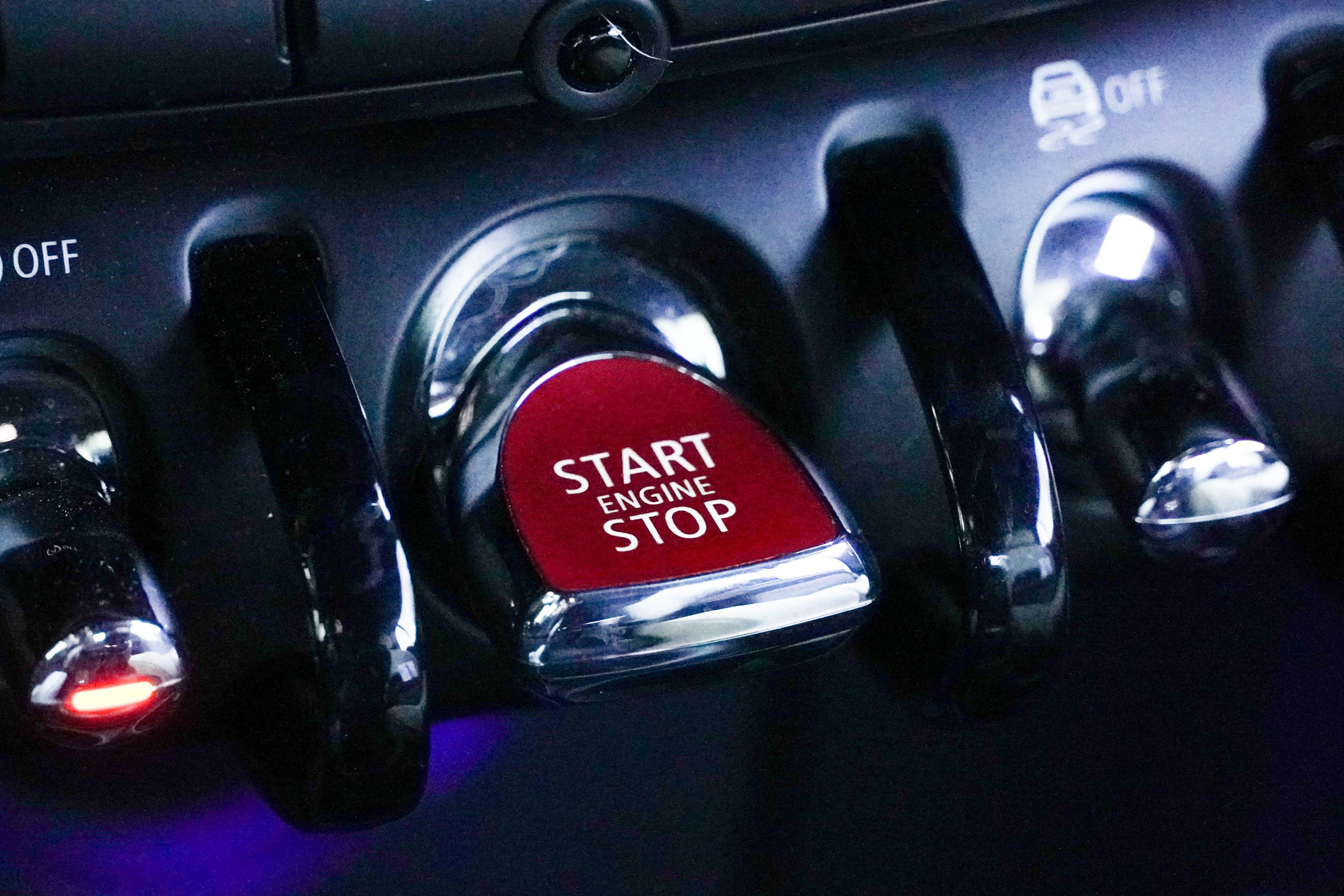 Used 2018 MINI Cooper Convertible image 18