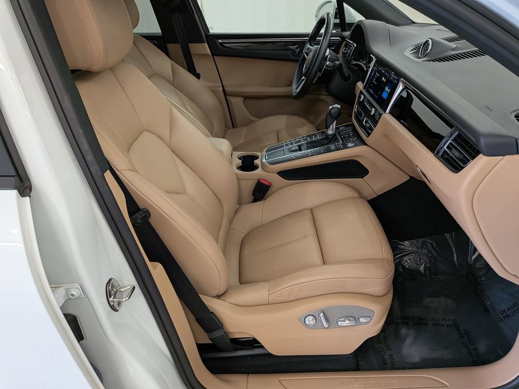 Used 2021 Porsche Macan AWD/4WD image 32