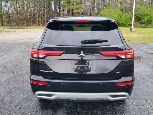 Used 2024 Mitsubishi Outlander SE image 3