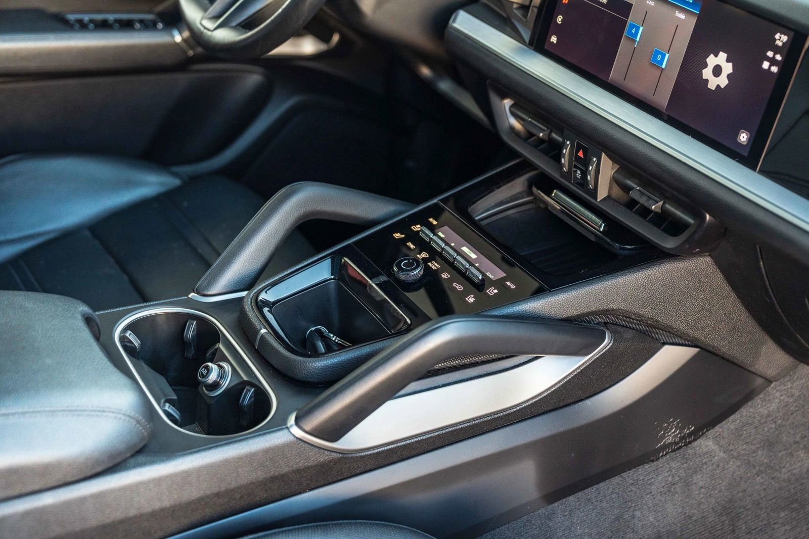 Used 2024 Porsche Cayenne S image 21