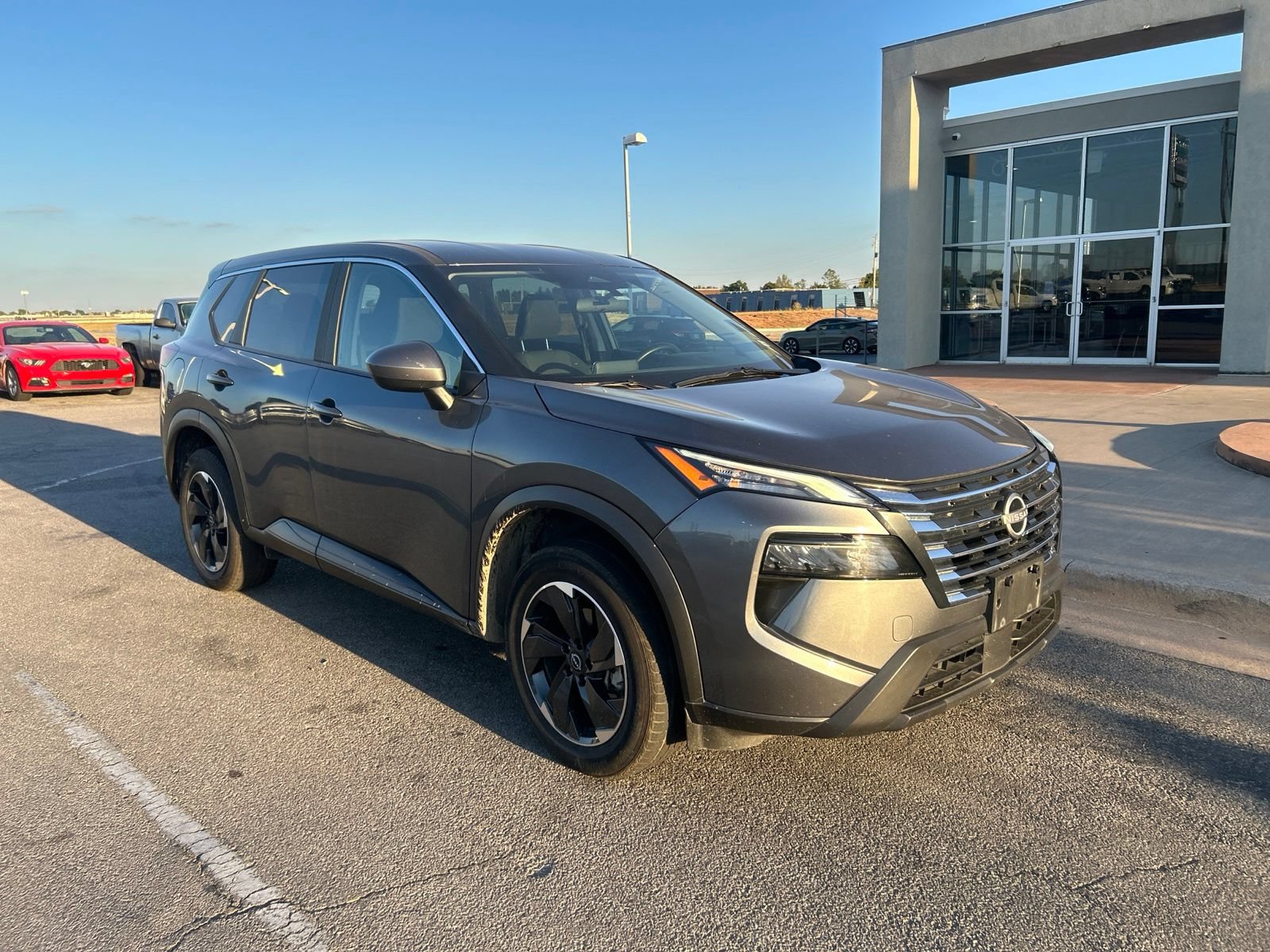 Used 2025 Nissan Rogue SV FWD video 3