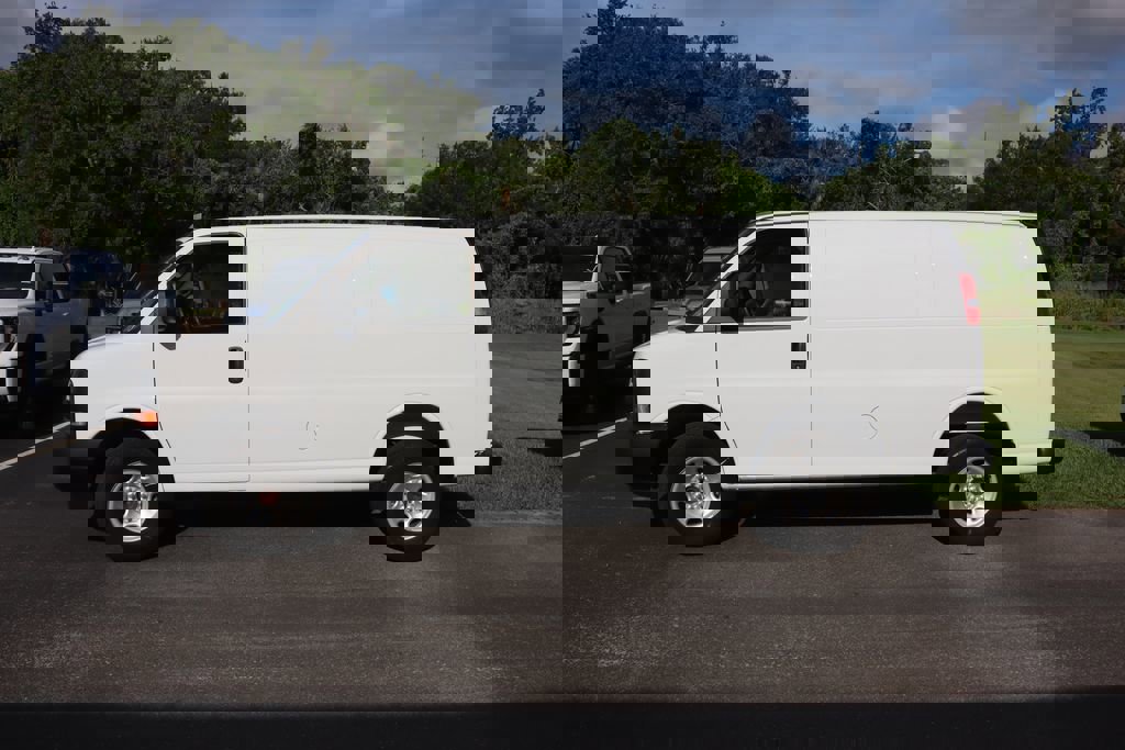 New 2025 GMC Savana 2500 w/ Driver Convenience Package image 3