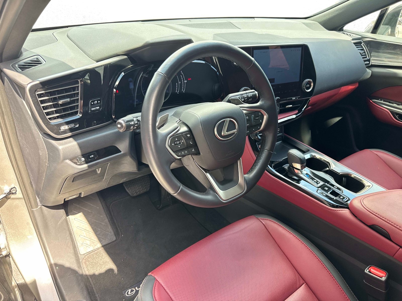 Certified 2025 Lexus NX 250 FWD w/ Accessory Package (Z1) image 23