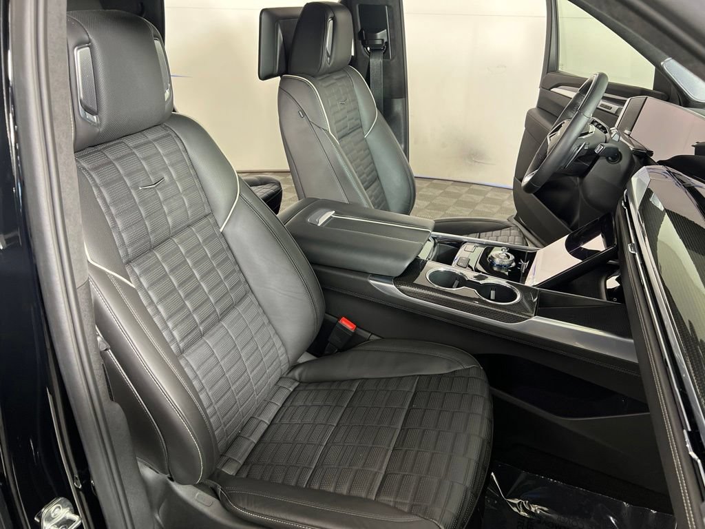 Used 2026 Cadillac Escalade V AWD/4WD image 12