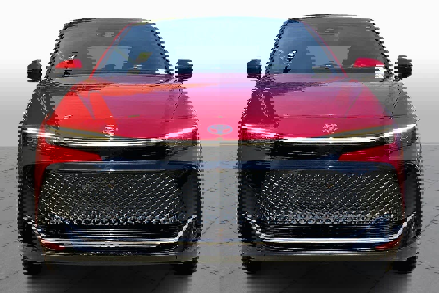 Used 2023 Toyota Crown Limited image 4