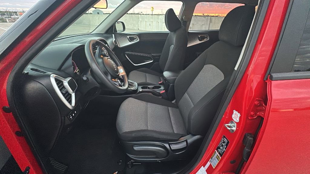 Used 2024 Kia Soul LX w/ Option Group 015 image 4