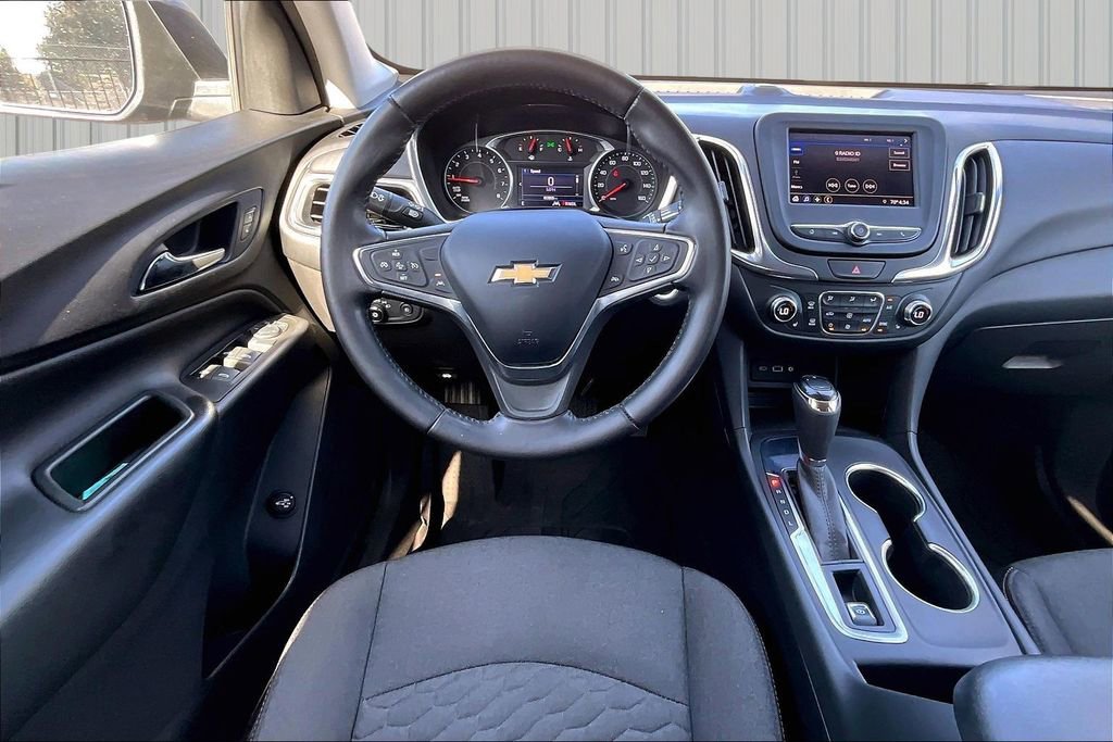 Used 2021 Chevrolet Equinox LT FWD image 2
