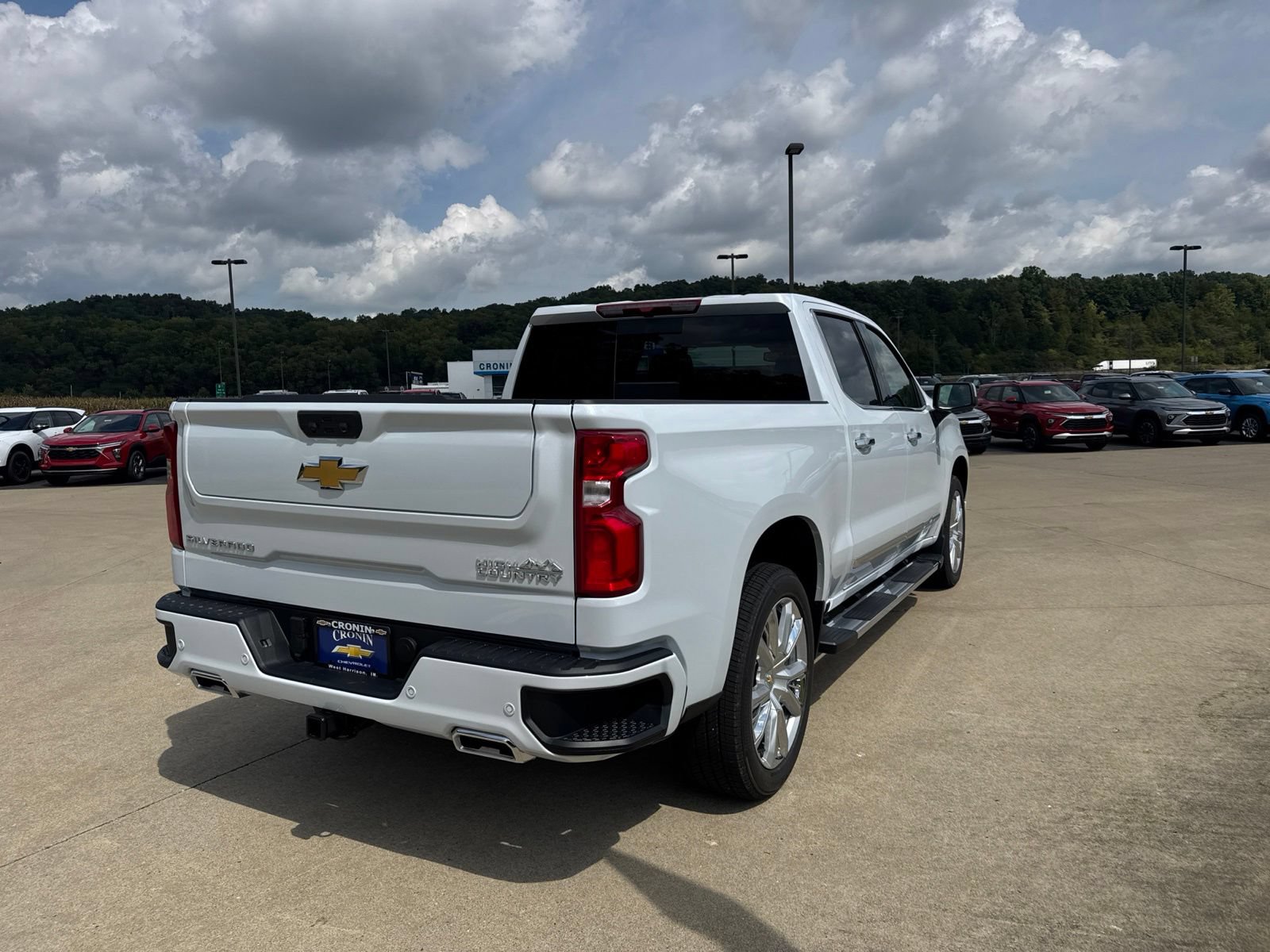 New 2026 Chevrolet Silverado 1500 High Country w/ High Country Premium Package AWD/4WD image 4