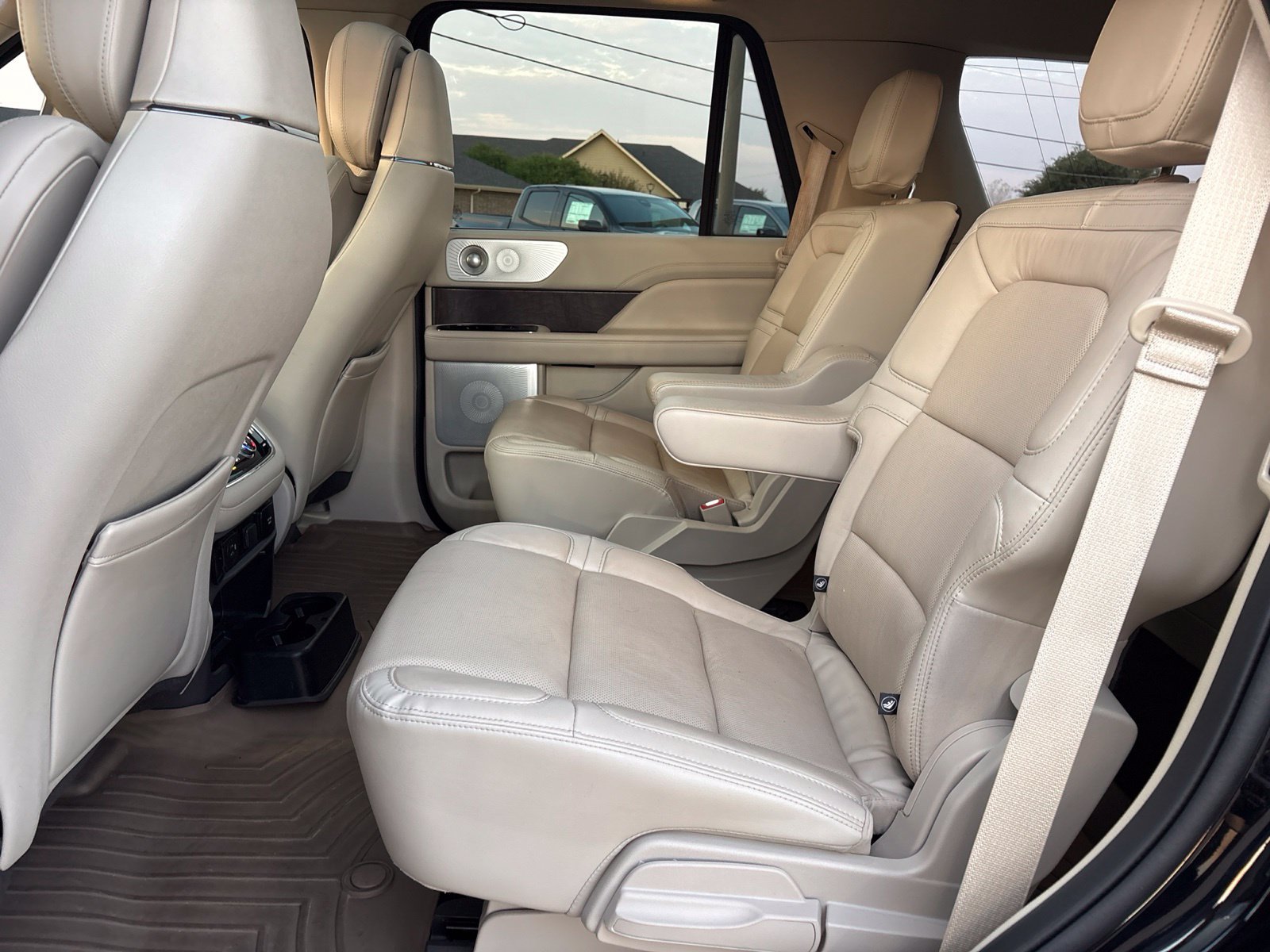Used 2021 Lincoln Navigator Reserve AWD/4WD image 17