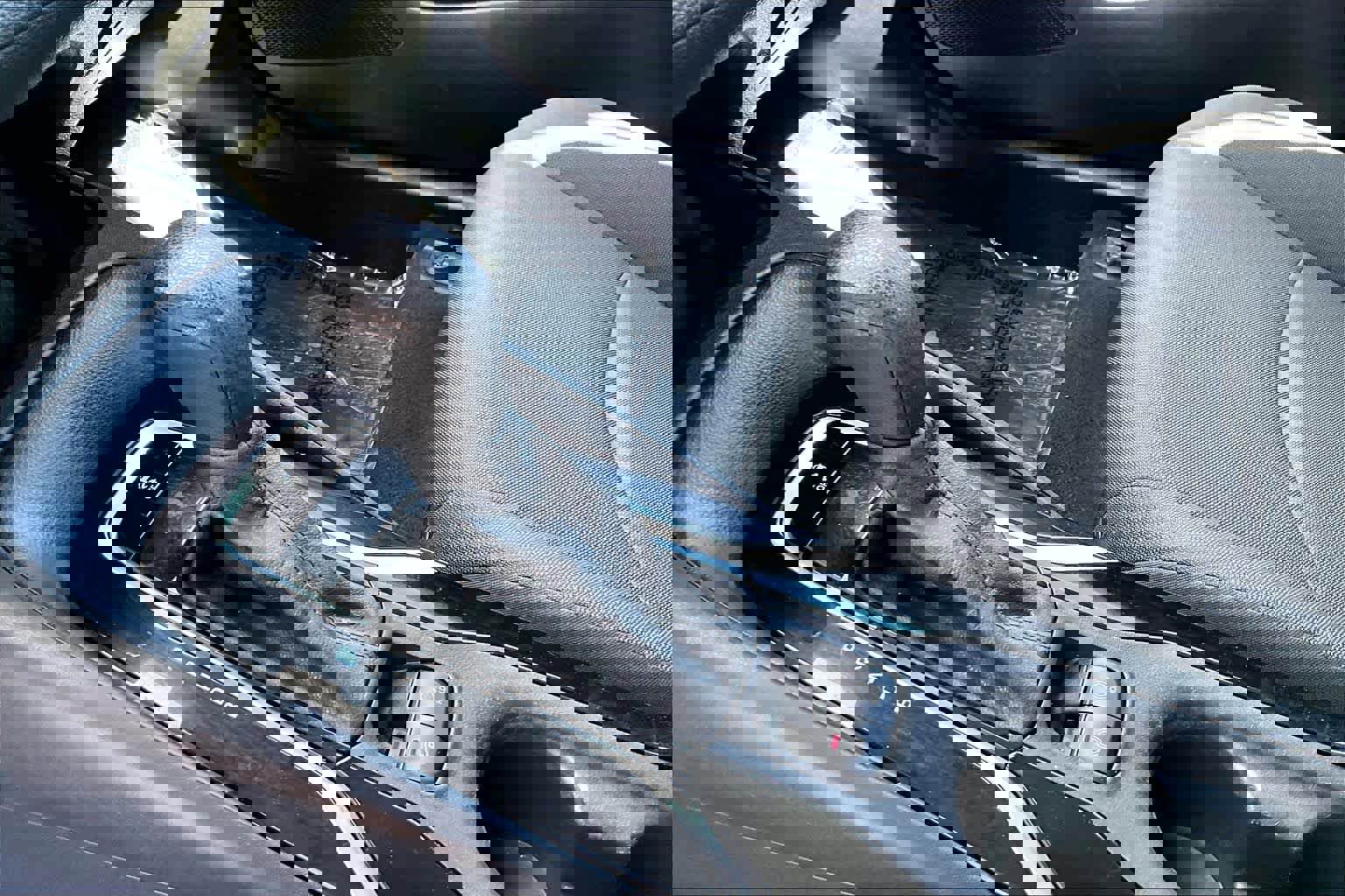 Used 2022 Toyota Corolla LE image 16