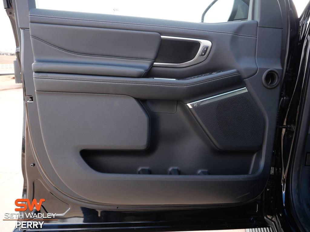 New 2026 Ford Expedition Platinum image 15