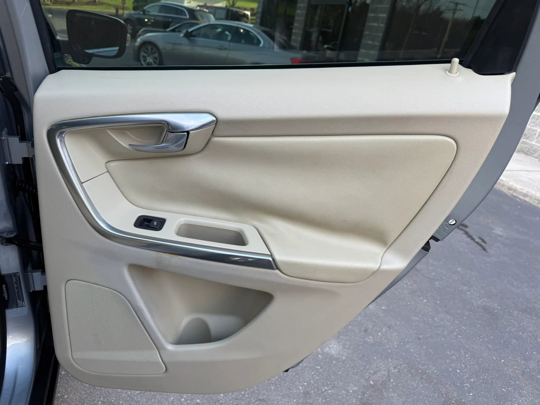 Used 2013 Volvo XC60 3.2 FWD image 9