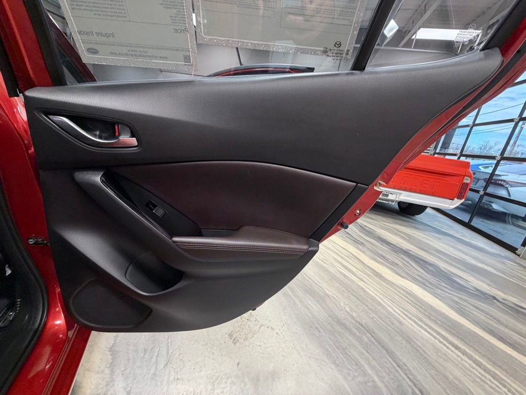 Used 2017 MAZDA MAZDA3 Touring image 40