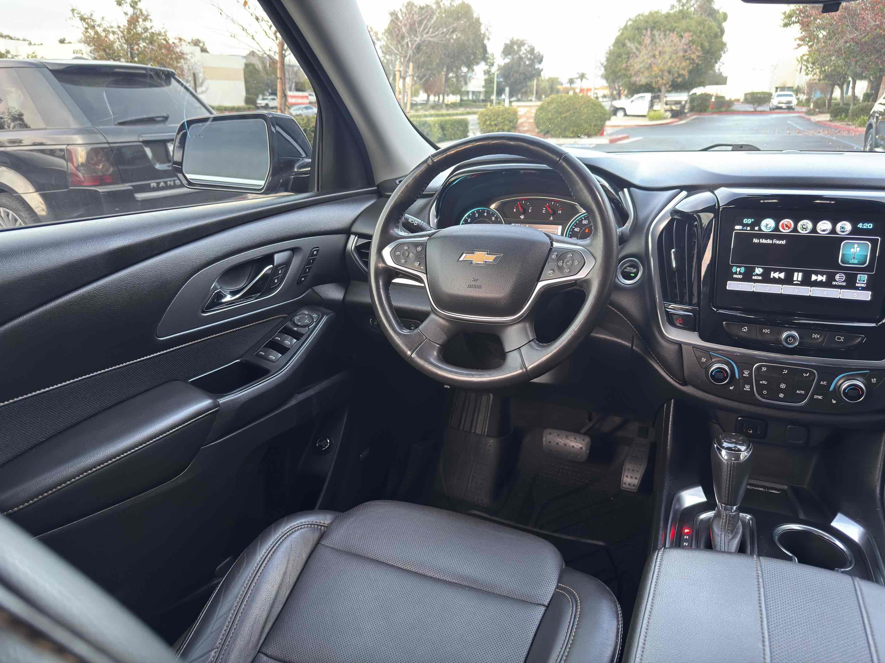 Used 2018 Chevrolet Traverse Premier w/ LPO, Black Accent Package image 16